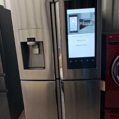 276: Samsung 27.9 cu ft 4 door flex fridge with family hub
This fridge is stainless steel. It has a family hub that is a touchscreen....