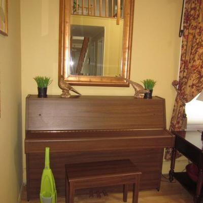 Yamaha Upright Piano 