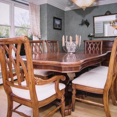 Chris Madden J C Penny's Dining Room Suite  