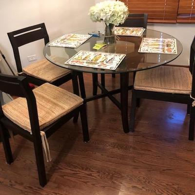 ROUND GLASS TOP KITCHEN TABLE AND CHAIRS