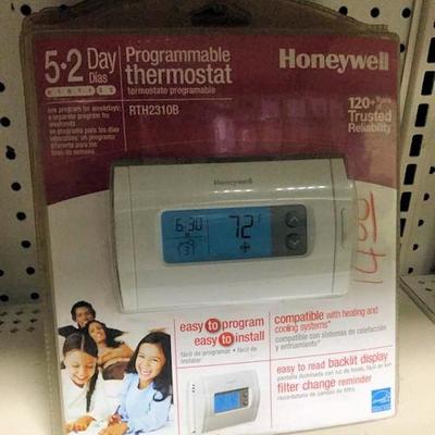 KHH060 Three Programmable Thermostats 