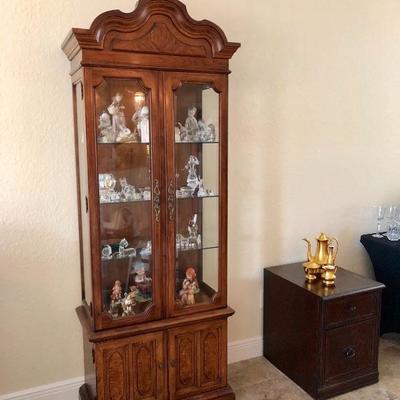 Thomasville Glass-Front Display Cabinet w/Glass Shelves - $185 - (30W  15D  81H)