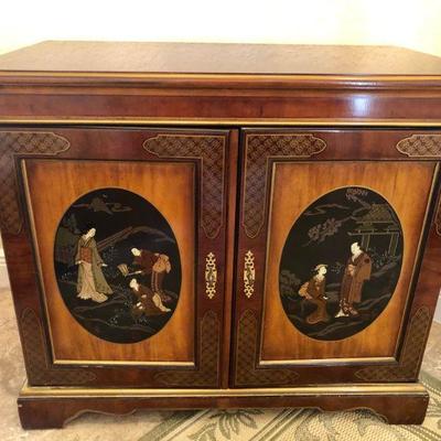 Drexel Heritage Wood Painted Mural Front Chinoiserie - $565 - (36W  20D  31H)