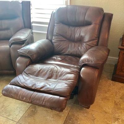Southern Motion Matching Power Recliner - $75 - (39W  41D  42H)