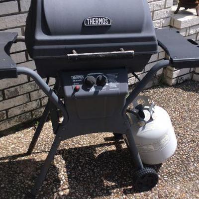 Gas outdoor grill 