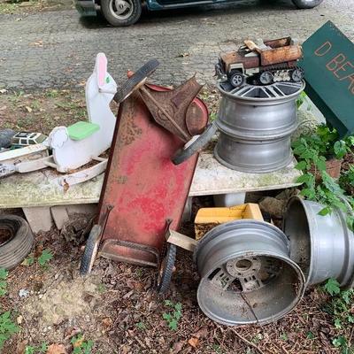 Estate sale photo