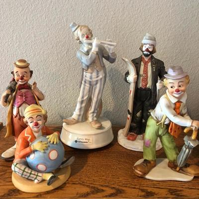 Many clown collections