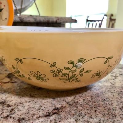 Vintage Pyrex "Shenandoah Ivy" - 2 Pieces