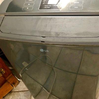 LG AC unit, in good condition. 