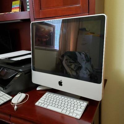 Apple Mac Computer(All in One) w/Wireless Keyboard & Mouse and Cd Player/Burner #A1224 2004