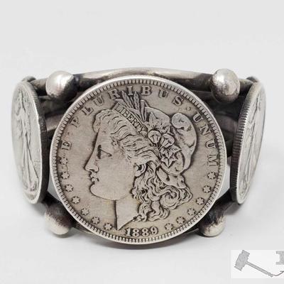 282: CJ Sterling Silver Coin Cuff Bracelet, 106.4g
Weighs approx 106.4g