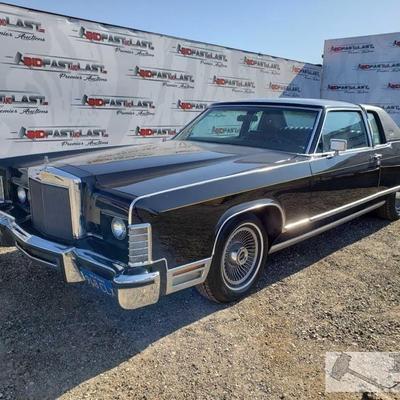 90: 1977 Lincoln Continental Town CoupÃ©, Black
Power windows, Leather interior, glass roof, cassette Player, AC, 2nd row seating 1977...