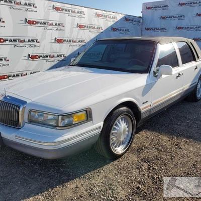 80: 1997 Lincoln Town Car, White Signature Package
Leather Interior, Sunroof, steering wheel controls, power windows, power seats, cold...