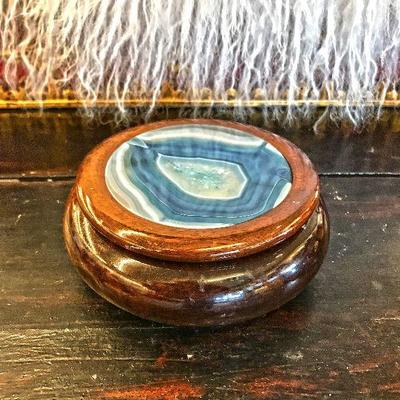 Round lacquered box with dyed agate on lid $28