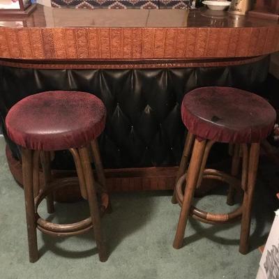 Bar comes with these awesome stools