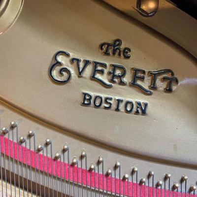 18. 1905 Everett Piano Co Baby Grand, Boston, 6', with Bench