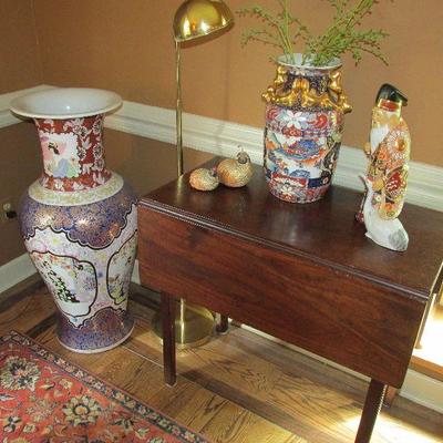 Antique Pembrook drop leaf table