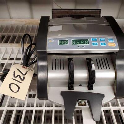 7310: Royal Sovereign Electric Bill Counter
This is a Royal Sovereign RBC-600 portable electric cash counter. Features a backloading...