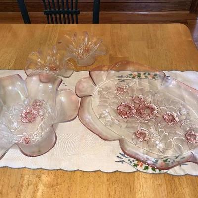 3 pc pink glass serving set
Price: $28