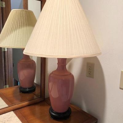 Pink Ceramic ginger jar lamp w/shade
Price: $15