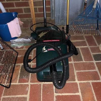 Hoover Wind Tunnel vacuum cleaner
Price: $20