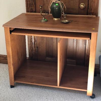 Engineered wood Computer desk
Price: $30