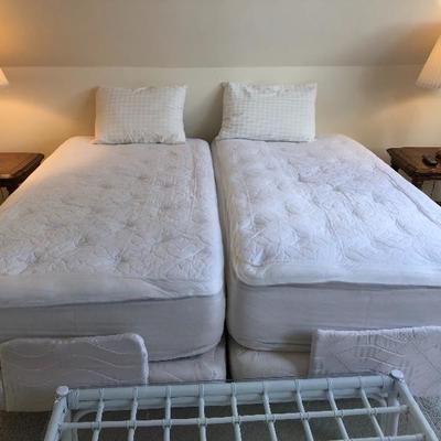 Serta Perfect Position Adjustable Sleep System
Twin system, platform, boxspring, mattress, remote
Price: $250 each OR $450 both 