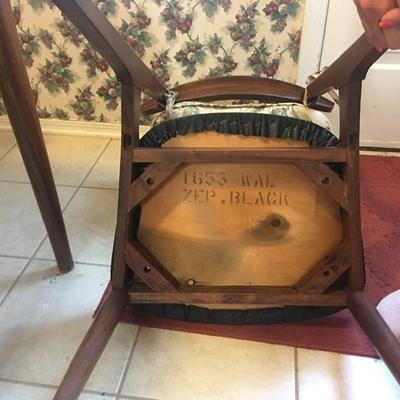 Kitchen chair that goes with Mid Century table 