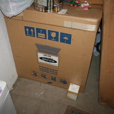 New in Factory Sealed Box Kirkland Freezer 