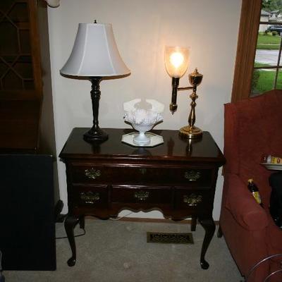 Queen Anne Style 2 Drawer Table 
