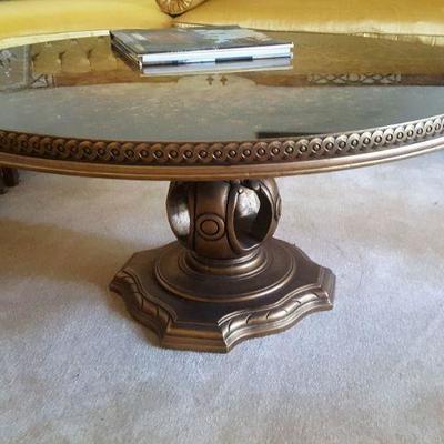 Hollywood Regency round pedestal coffee table.  LIKE NEW - Beautiful