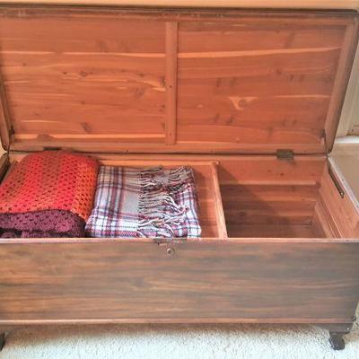 Nice VINTAGE cedar chest.  Still smells like cedar