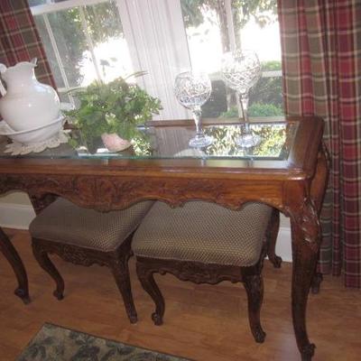 Carved Glass Top Sofa Table with Two Accent Benches 