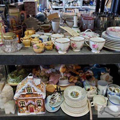 2072:Large Lot of Decorative items, China Plating and Cups
Large Lot of Decorative items, China Plating and Cups