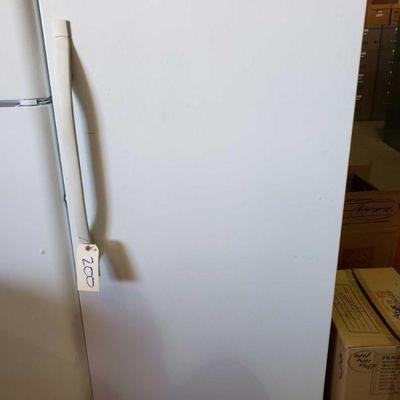 200: Kenmore Commercial Freezer
This is a Sears Kenmore 20.9 cu.ft. white commercial upright freezer with door lock feature, manual...