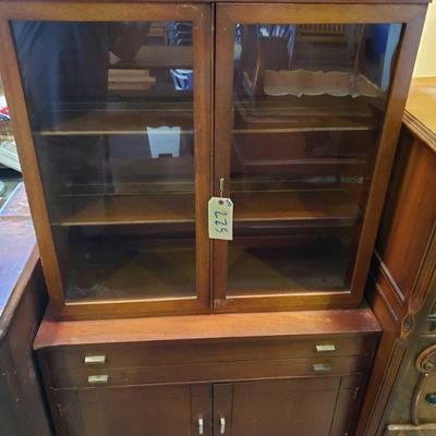 225: Hutch w/ Top Glass Cabinet and Bottom Wood Drawers and Cabinet
Hutch w/ Top Glass Cabinet and Bottom Wood Drawers and Cabinet