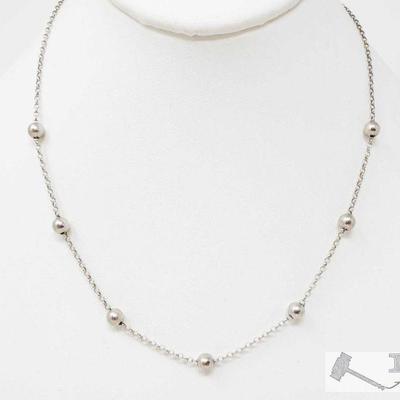 572: 14K White Gold Necklace, 1.4g
Weighs Approx. 1.4g Measures approx 17