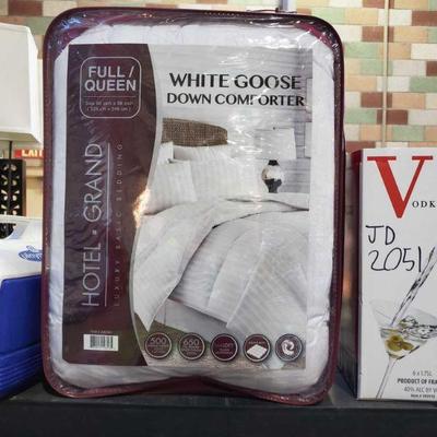 2051-White Goose Down Comforter, Ice Chest and Miscellaneous Items
Ice chest measures approx 7