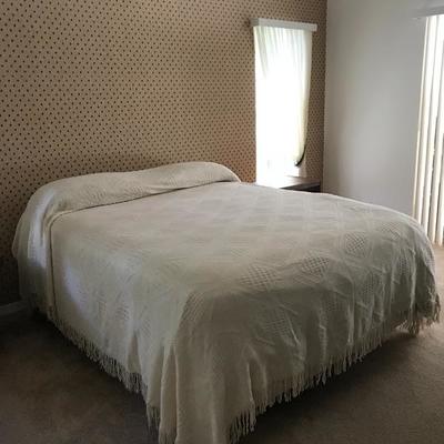 Clean queen Sealy adjustable bed with massage, needs new remote! 