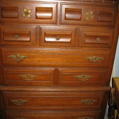 CHEST OF DRAWERS   BUY IT NOW $ 85.00