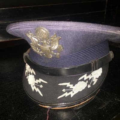 Vtg USA Air Force Male Field Officers Dress Blues Hat with Badge  