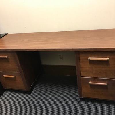 Vintage office desk $75
61 X 20 X 28