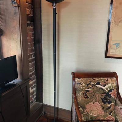 Floor lamp $75
72
