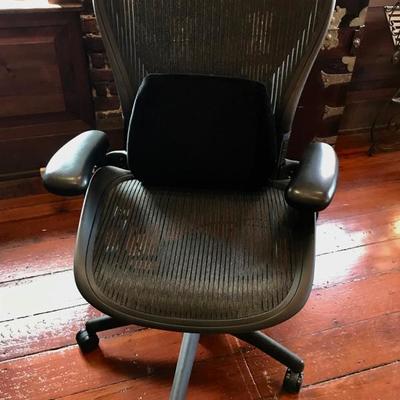 Office chair $45
26 X 21 X 43