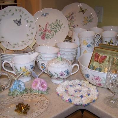 Lenox butterfly meadows china set