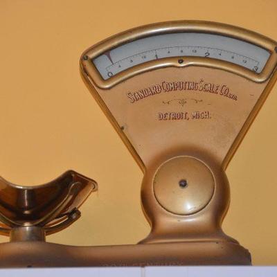 Amazing vintage scale