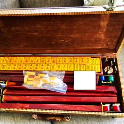 Vintage Chinese Bakelite Mahjong set