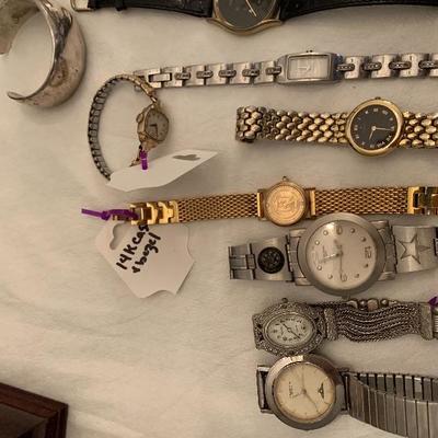Ladies Watch w/14K Case and Bezel 