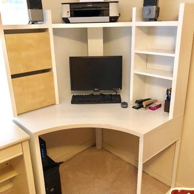 Corner Desk with Hutch - (40x40 from corner 59-1/2H)