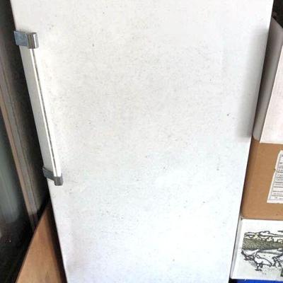 APC066 Kenmore Upright Freezer